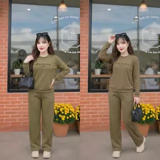 ชุดเซ็ต 2 ชิ้น แขนยาว ขายาว เสื้อคอกลม สกรีนลายตัวอักษร S330ผ้าวูลเวฟ กางเกงมีกระเป๋าข้าง มีเชือกรูด เอวยางยืด พร้อมส่ง