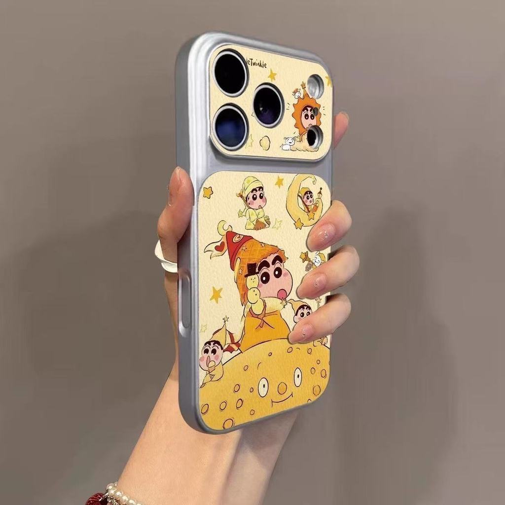 เคสโทรศัพท์ลายชินจังสุดน่ารัก ใช้ได้กับ iPhone 13/11/12/17/14/15 Pro/16 Max/15 Plus ผลิตจากหนังแท้คุณภาพสูง กันกระแทก