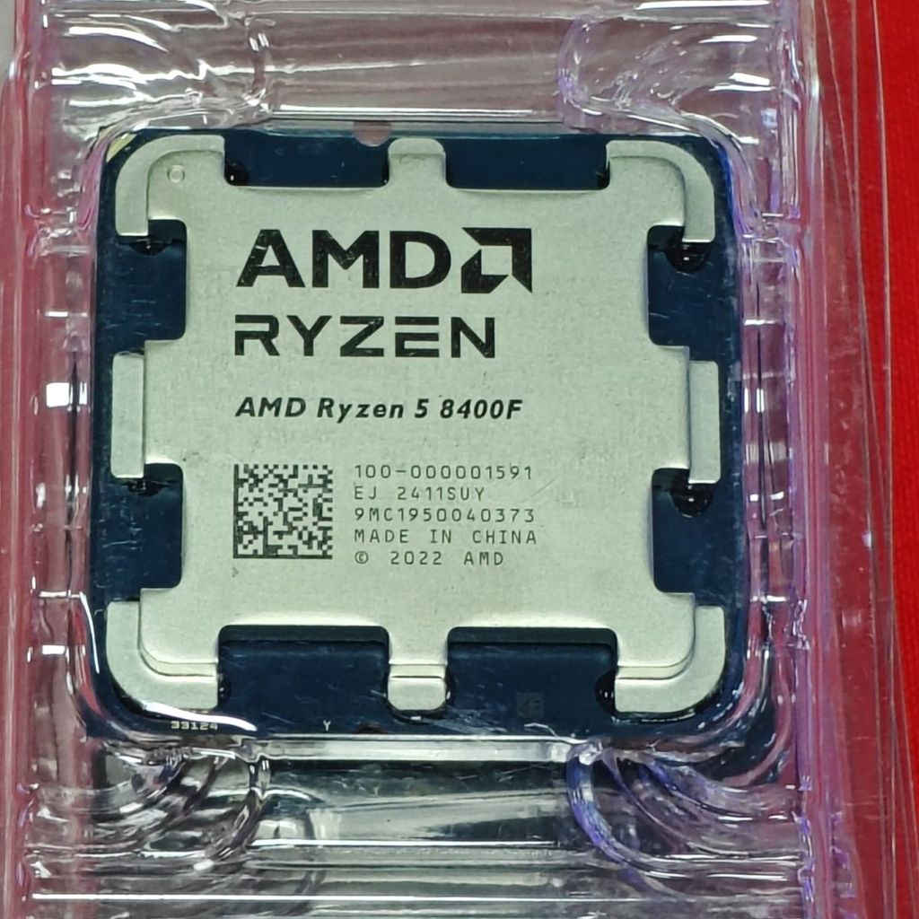 AMD R5 8400F ชิ้นส่วนที่หลวม CPU
