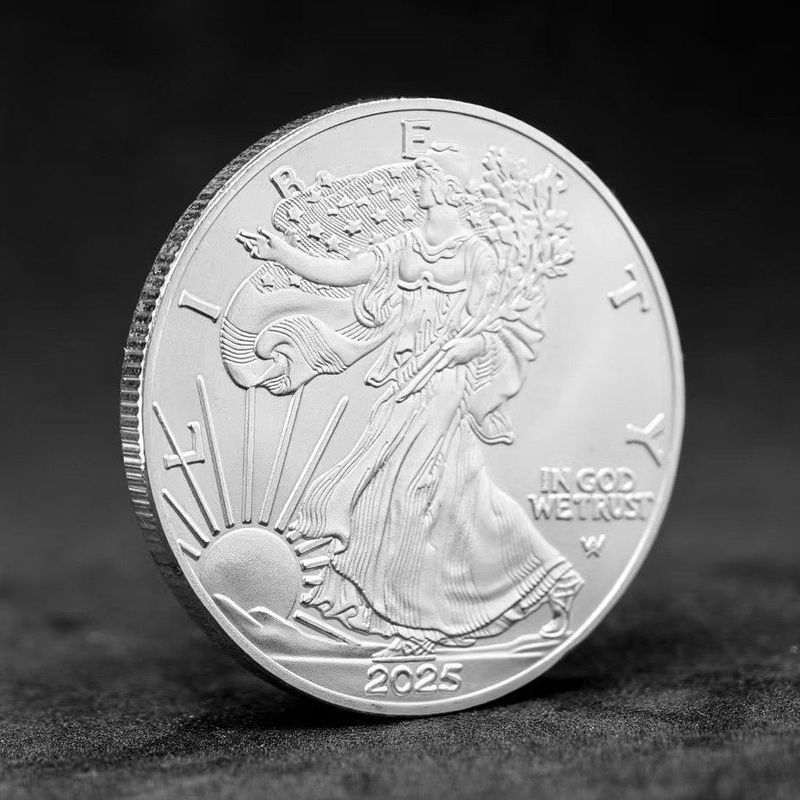 Io Winged Eagle 2025 รูปปั้นที่ระลึกเทพธิดาเดินต่างประเทศของของขวัญงานฝีมือ Liberty 4/* 17+- */HGYT6