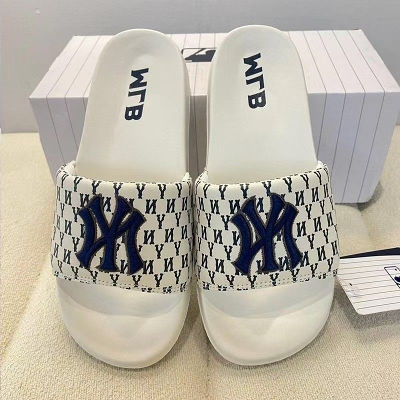 รองเท้าแตะ Summer Street Wear NY อินเทรนด์ Yankees ผู้ชายผู้หญิง One-word คู่แฟชั่น Anti-slip Casual Outdoor Wear สไตล์ใหม่