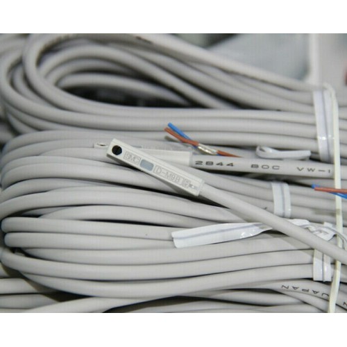 1PC ใหม่ SMC D-M9B เซ็นเซอร์สวิตช์อัตโนมัติ DM9B จัดส่งฟรี