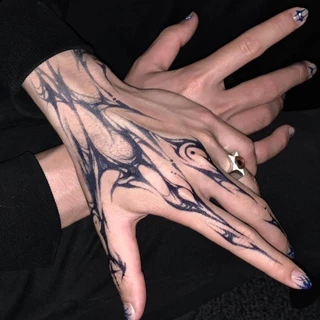 ถุงมือลายสักแบบมือกลับสำหรับ 여성 กันน้ำ ติดทนนานถึง 15 วัน
