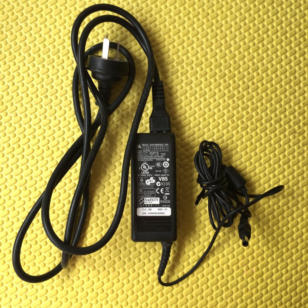 Original DELTA DELTA ADP-65HB 19V 3.42 A 5.5*2.5 T5400 Power Adapter