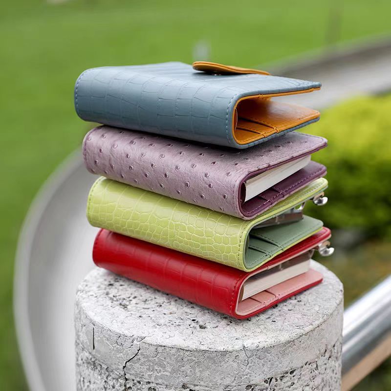 A7 หนังสือสีน้ําแบบหลวม Mini Handbook เลียนแบบ Cowhide Notepad