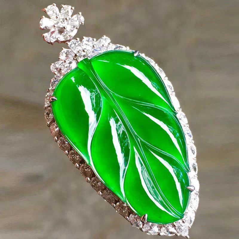 I Ice Seed Yang จี้หยกใบเขียว s925 ฝังเงินพม่าธรรมชาติเผ็ดสีเขียวเต็มจี้สีเขียวหญิง 4/9AS @ Qasxz3