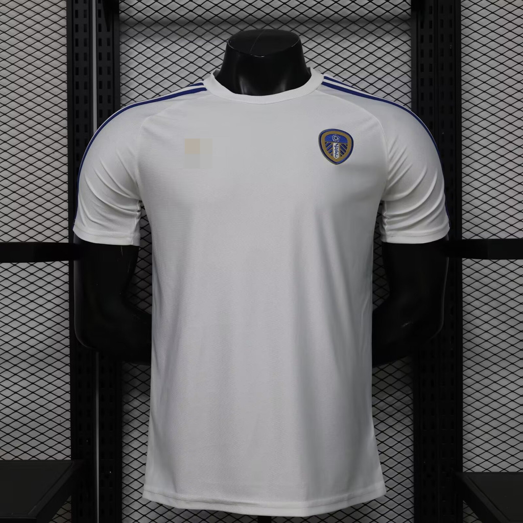 Player edition 2627 Leeds United เสื้อยืดแขนสั้นฟุตบอลคุณภาพสูงสีขาวย้อนยุคลําลอง