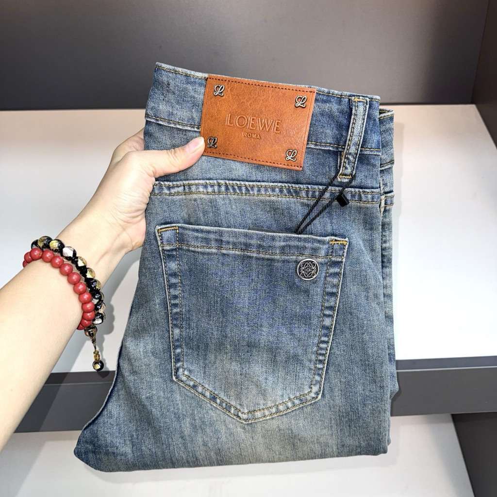 LOEWE8024 กางเกงยีนส์ผู้ชาย ทรงเรียบบาง สเตชัน