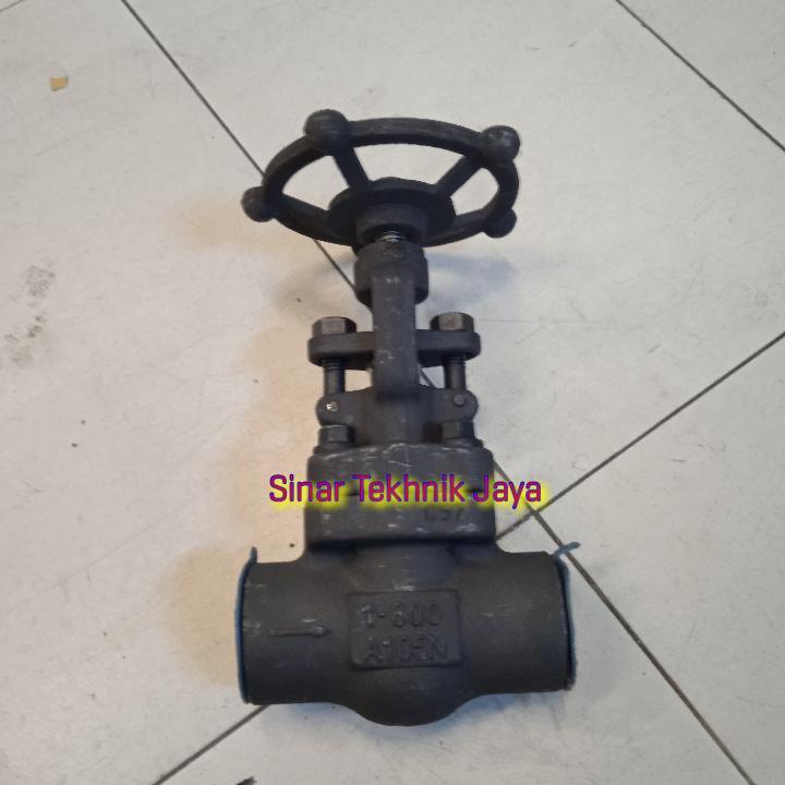 Globe valve c800 1/2" เหล็กคาร์บอน