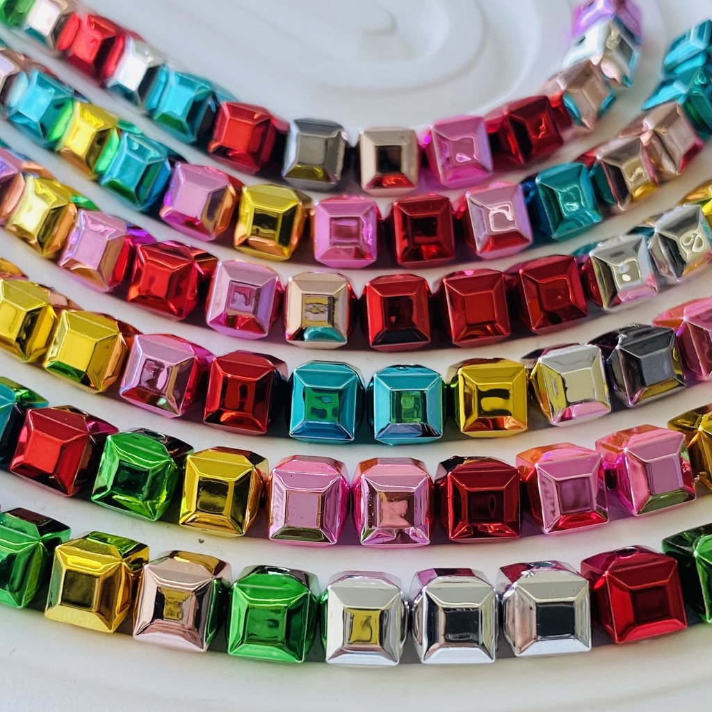ลูกปัดอะคริลิค UV สี่เหลี่ยมขนาด 8 มิลลิเมตร สำหรับตกแต่งสร้อยคอมือถือและเครื่องประดับ