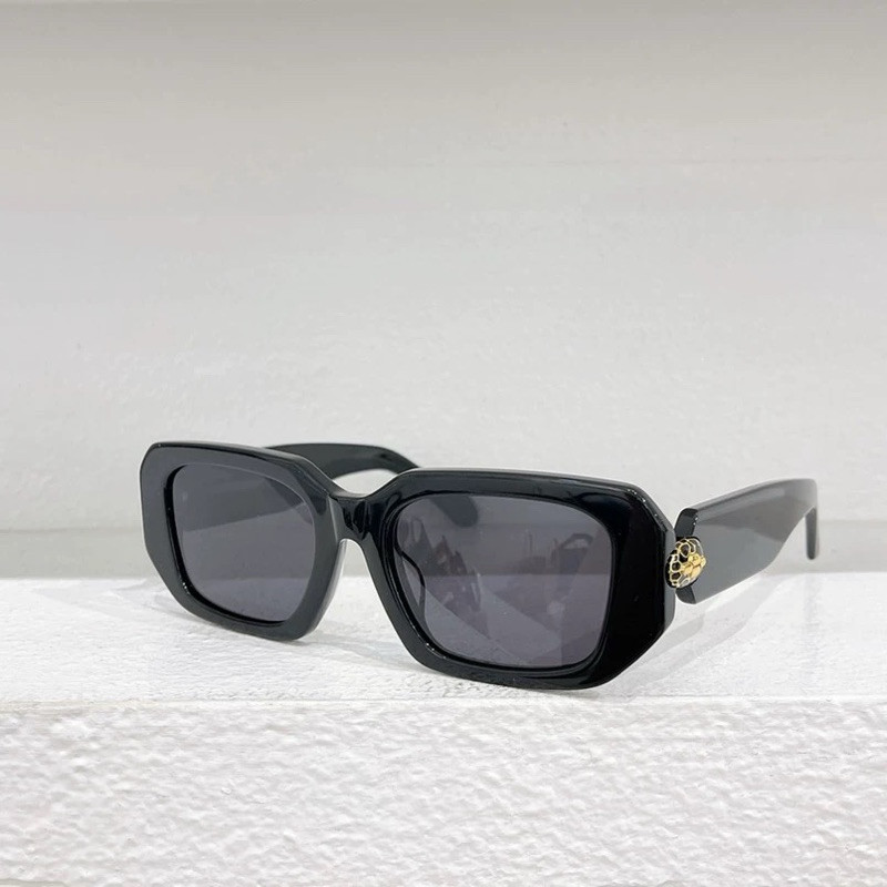 DISTRICT 5 - HOT HEXAGONAL SQUARE FASHION GLASS BV 2025