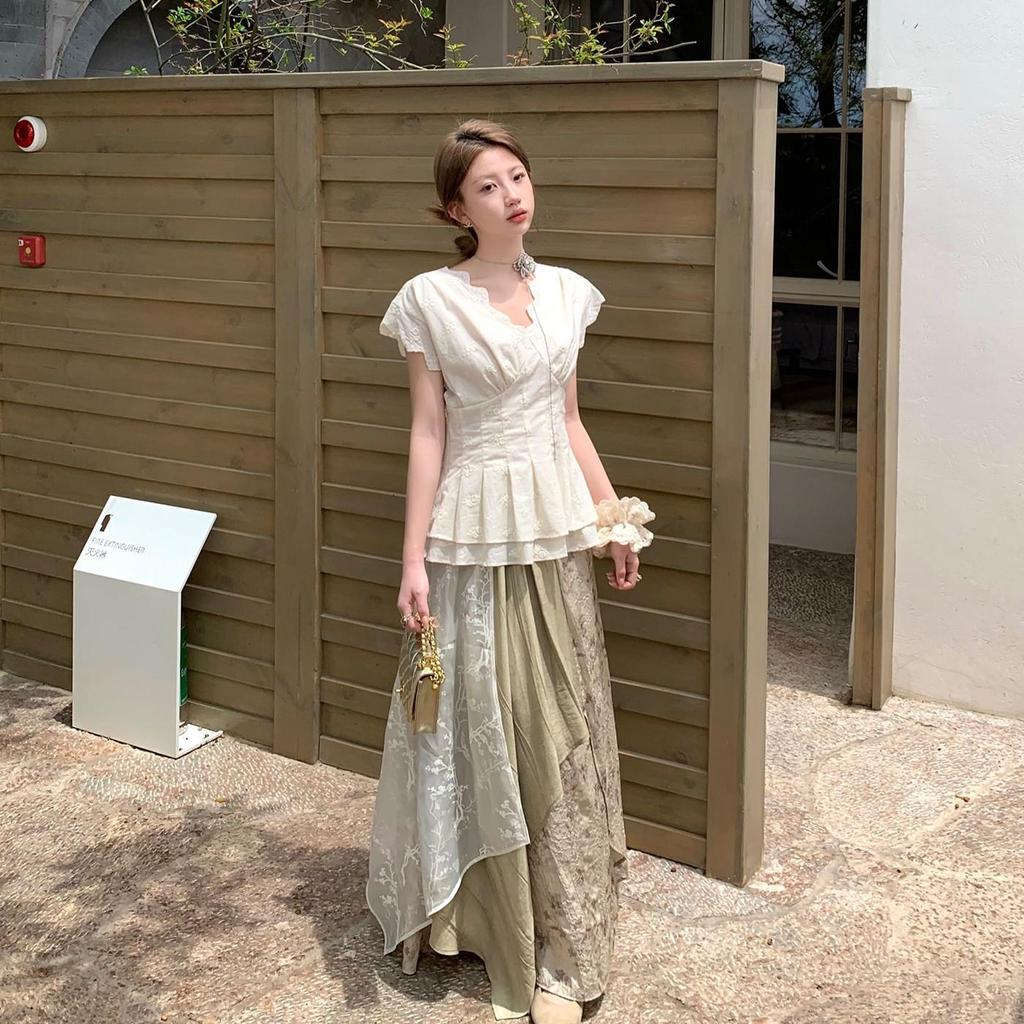 pitlu เสื้อท็อปสั้นแขนควบเอวลายฝักบัว สีขาวมัน ขนาดS-L ผ้าใยฝ้ายผสมลิขิต ใส่สวย สบายใส่ แฟชั่น - รูปที่ 2