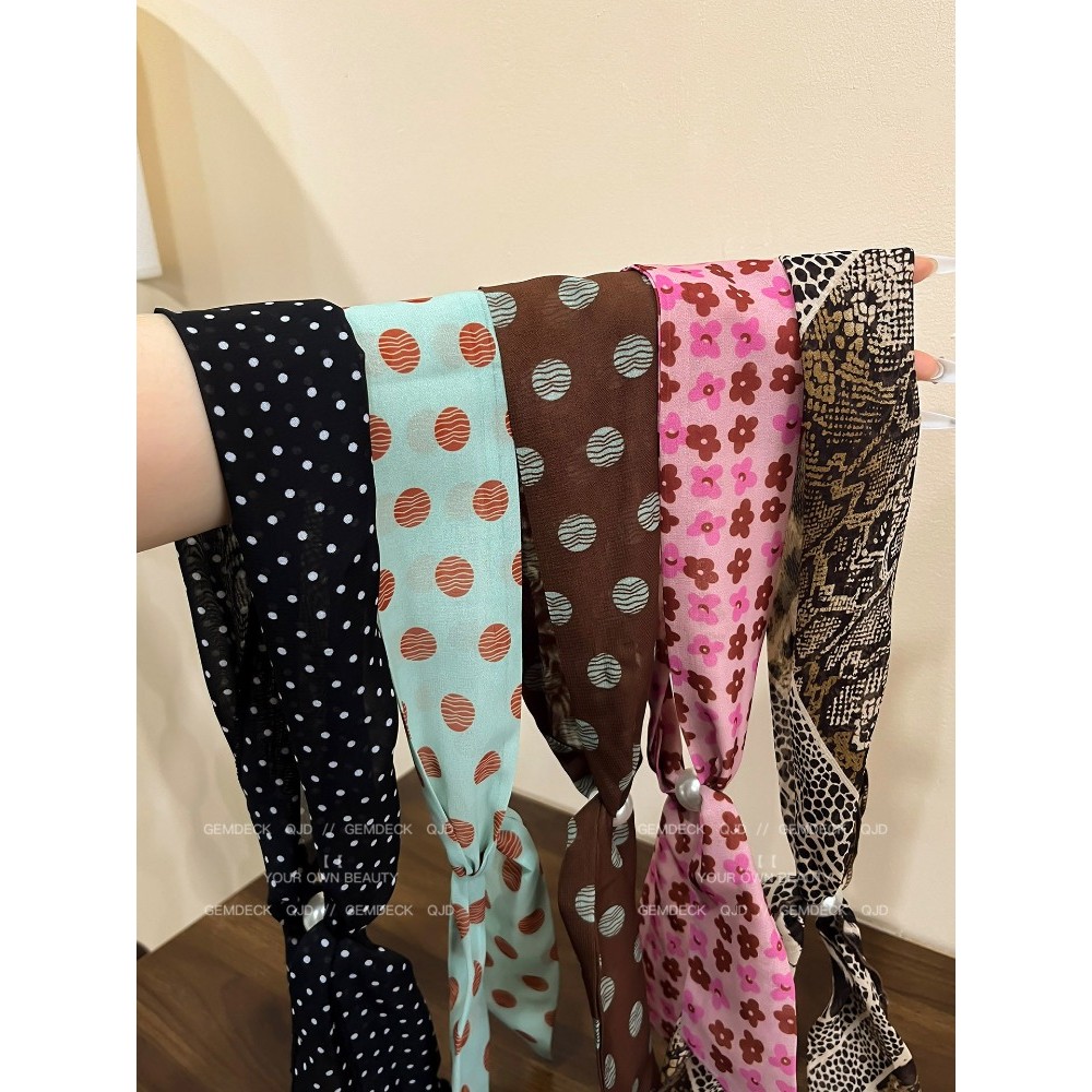 ผ้าพันคอสไตล์เกาหลี Polka Dot ทำจากผ้าไหมสำหรับผู้หญิง ให้ความรู้สึกพรีเมียมและเข้าได้กับทุกลุค