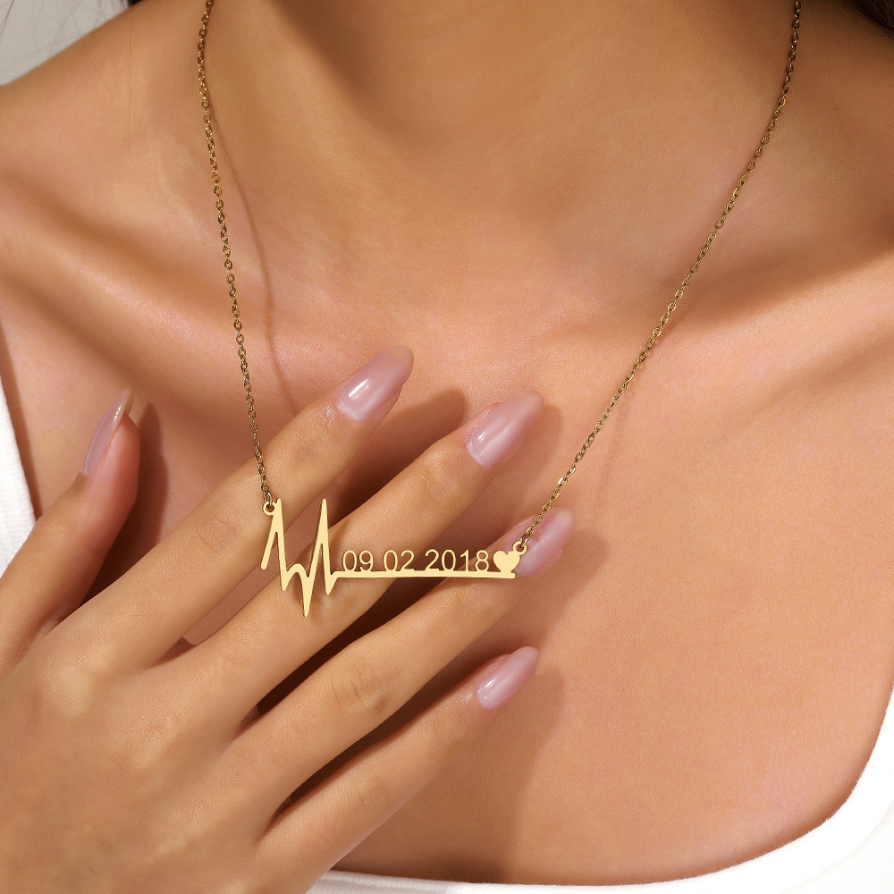 สร้อยคอมีลายแกะสลัก Heartbeat ECG เครื่องประดับแฟชั่นสำหรับของขวัญและสวมใส่ทุกวัน
