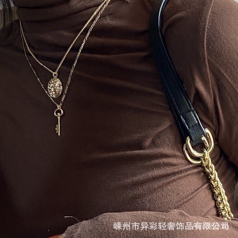 สร้อยคอมากกว่าสองชั้น สไตล์หรูหราและเรียบง่าย ออกแบบมาให้เข้าได้กับเสื้อกันหนาวทุกรูปแบบ PMM3