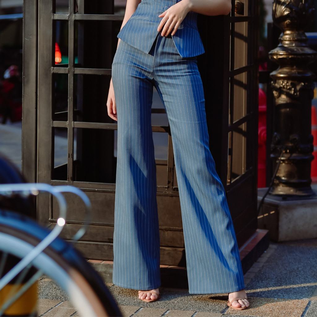 Lism P-016 Pinstripe Runway Flare Pants กางเกงขายาว