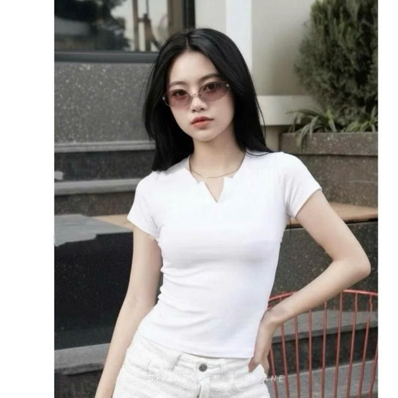 B02v เสื้อยืดผู้หญิงคอเต่าแขนสั้นขนาดกอดไม่เกิน 53KG