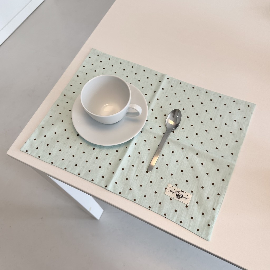 Ins ขนาดเล็กสดผ้าฝ้าย Mint สีเขียว Polka Dot สีน้ําตาล Dot Placemat Coaster ข้อมูลสายเก็บผ้าเช็ดปากผ้ายิงแผนที่