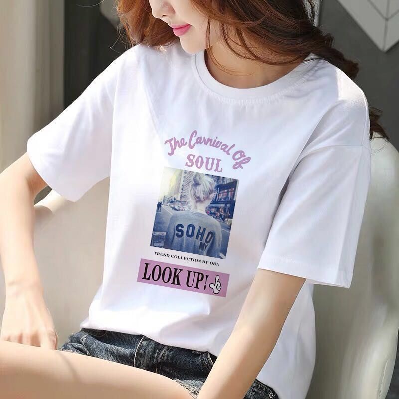 เสื้อยืดสีขาวผู้หญิงแขนสั้นรอบคอหลวมรอบคอ2025 สไตล์ใหม่นักเรียนหญิงบนเสื้อผ้าเกาหลีรุ่นครึ่งแขนเสื้อ