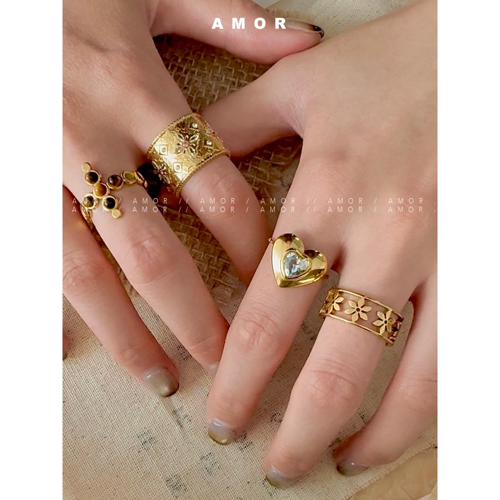 แหวนวินเทจลายฉลุเหล็กไทเทเนียม ประดับตาเสือ และลายนกพิราบหัวใจ เหมาะแก่การเรียงต่อและสร้างสไตล์หรูหรา