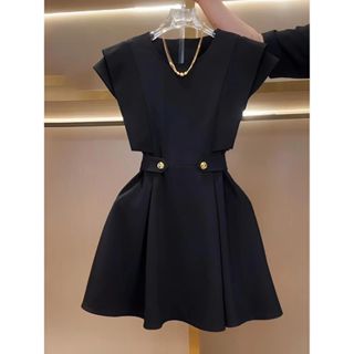 12.182025สไตล์ใหม่กลิ่นหอมสไตล์ High-End Slimmer ดูชุดฤดูร้อ…