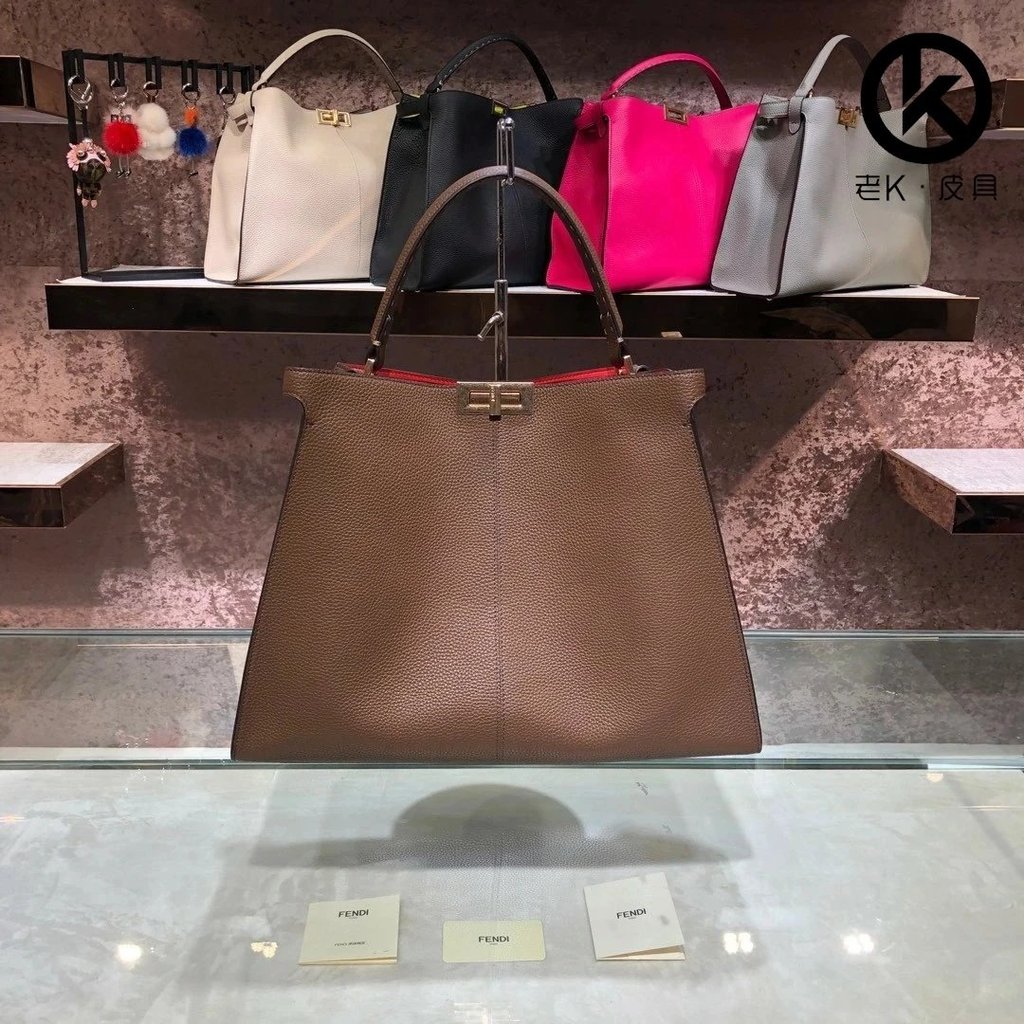 กระเป๋า Lady FENDI ** Original Order FENDI () การออกแบบที่ทําลายมากที่สุดของ peekaboo Matching Class