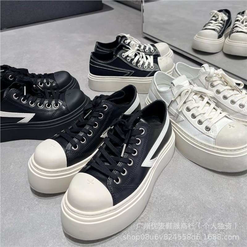 รุ่นสูง S-SMFK SMFK Black Night Meteor 2025 หนังสไตล์ใหม่สีดําสีขาว Contrast สี Casual สเก็ตบอร์ดรอง