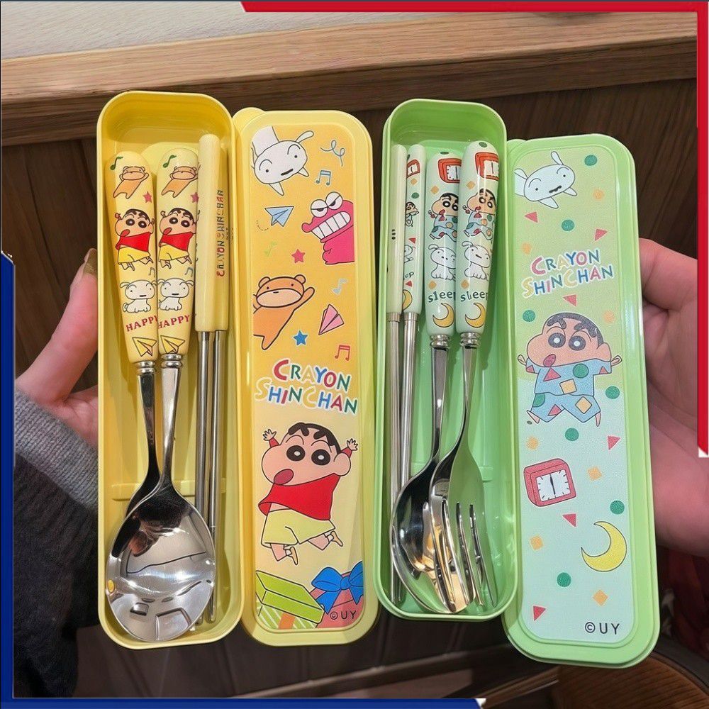 ชุดช้อนส้อมและตะเกียบลายการ์ตูนชินจัง เหมาะสำหรับนักเรียนและใช้ในบ้าน 🎇