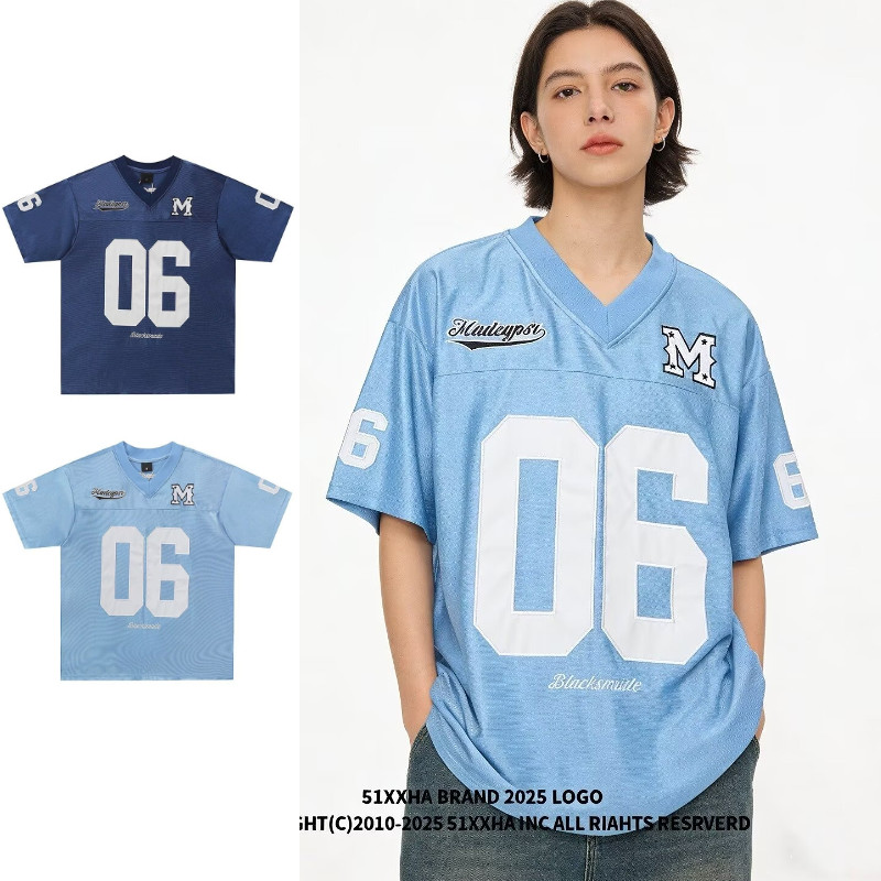 Suikone เสื้อยืดผู้ชายทรงคลีน แบบคอกลมและสีตัดกันสไตล์โมเดิร์น
