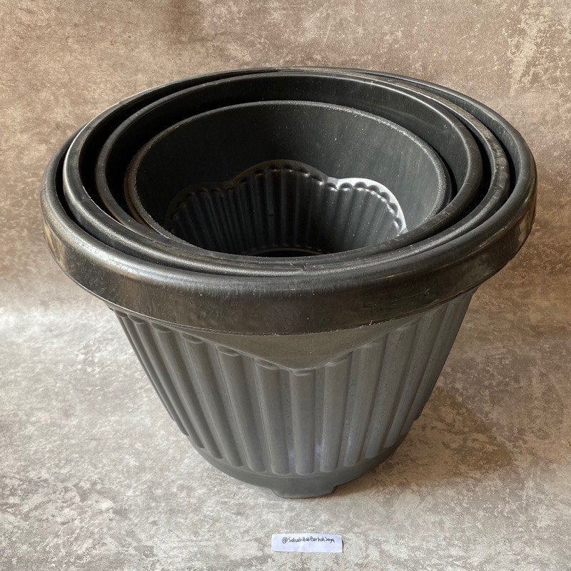 EKO PB UK 30CM POT - Eko PB 30 กระถางสีดําสําหรับดอกไม้