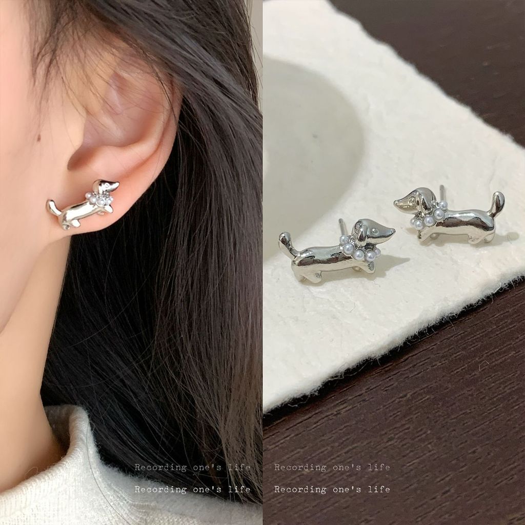 Dachshund ต่างหูสตั๊ดผู้หญิงการ์ตูนน่ารักเงินต่างหูมุกสุนัขสไตล์ใหม่ประณีตต่างหูสนุก