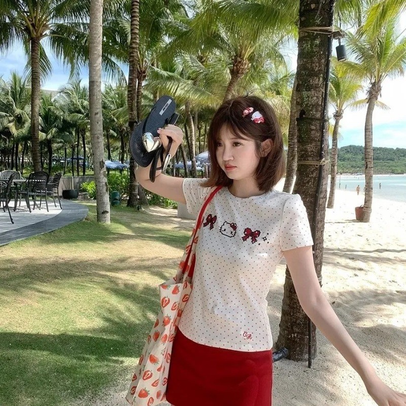 shayne-เสื้อสุภาพสตรี แขนพอง ลายพิมพ์ ผีเสื้อ รับ ขอบลูกไม้ ประเภทรุ่น Slim Fit หวาน น่ารัก แฟชั่นฤดูร้อน