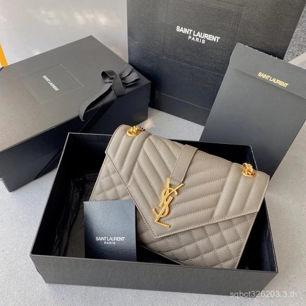 YSL กระเป๋าสะพายหลัง ออกแบบลายควิลท์ลายนูนจากหนังแท้ LY