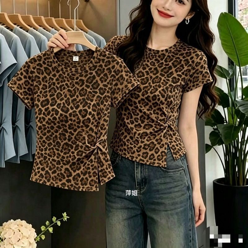 ฤดูร้อนสุภาพสตรีเสือดาวพิมพ์ขนาดใหญ่ยุโรปแฟชั่นแยกแขนสั้นเสื้อยืด 2026 ฤดูใบไม้ผลิฤดูร้อนหลวม ผอมลง ดูแฟชั่น สูงสุด