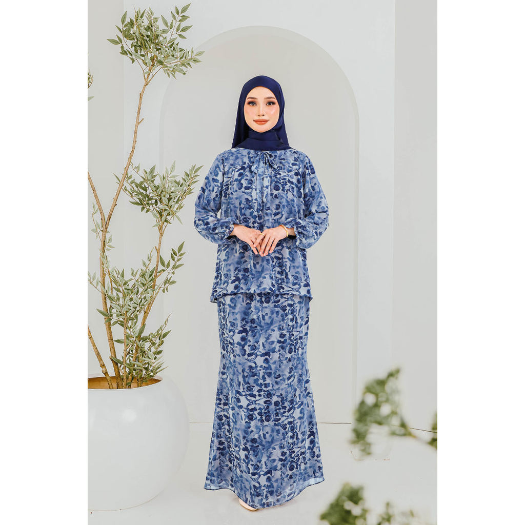 MANES JUWITA 01 - สีกรมท่า