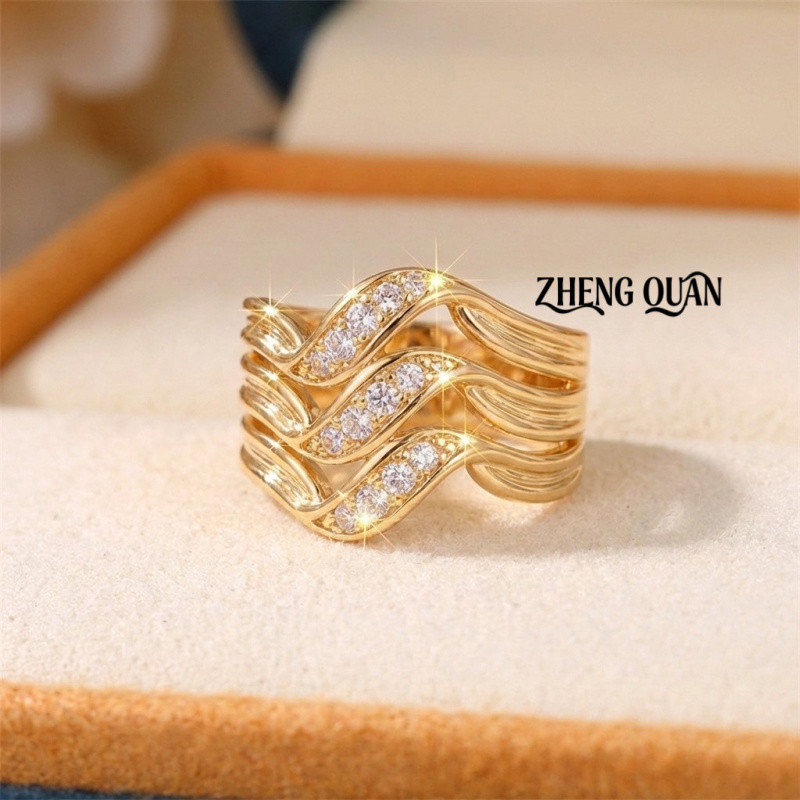 Cubic Zirconia & Gold CopperEveryday Chic Chunky Gold Waveแหวนสไตล์วินเทจMulti-Layer Liquid Metal Band