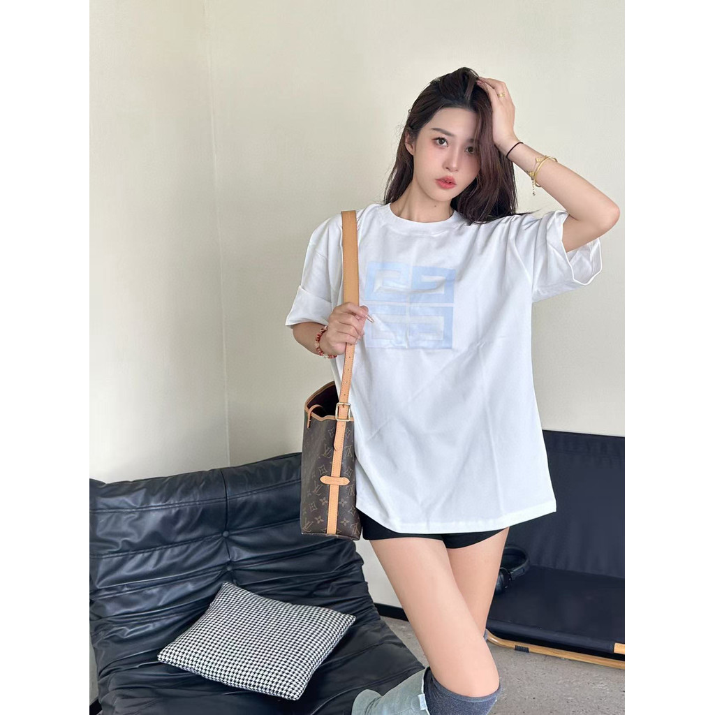 GIV * ENCHY Givenchy-สไตล์ใหม่ 6XL/2026 สไตล์ใหม่ 6XL รอบคอแขนสั้นเสื้อยืดคู่สไตล์ผู้ชายขนาดใหญ่Slim