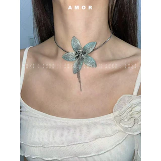 Niche Design Sweet Cool Aesthetic Blue Gradient Flower Tassel Necklace, Luxury Elegant Clavicle Chain