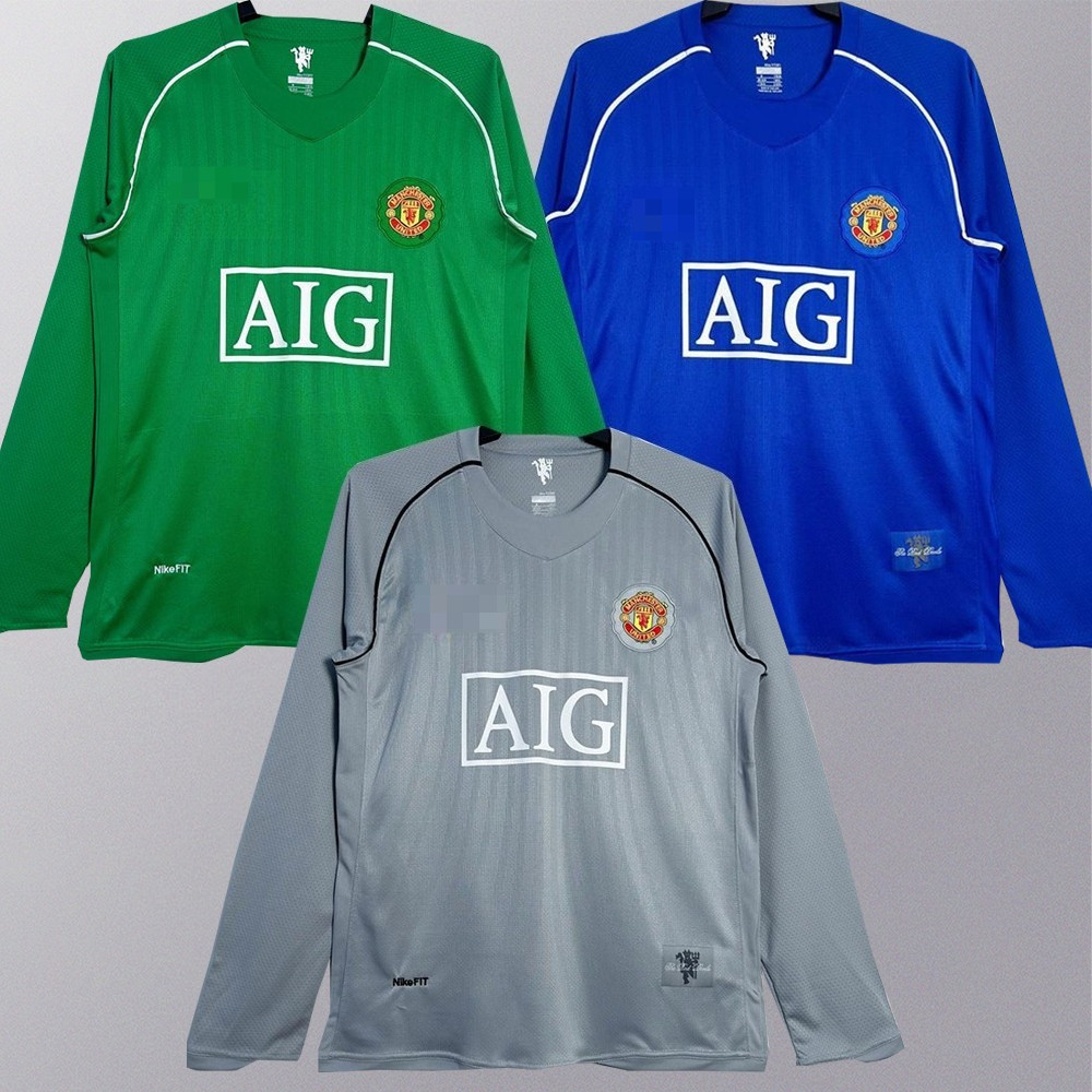 เสื้อเชิ๊ตทีมแมนยู retro แขนยาว แบบ goalkeeper jerseys สีครีมและน้ำเงิน ของ Van der Sar และ Kuszczak