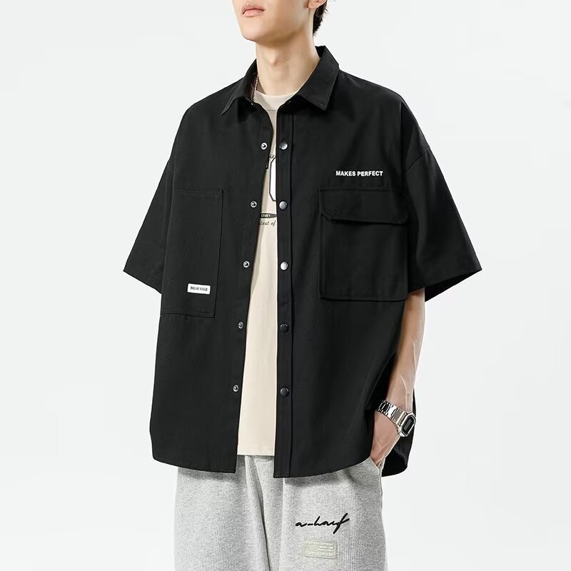 เสื้อแขนสั้นผู้ชาย สไตล์เกาหลี ป้ายตัวอักษรปัก ปุ่มปกแบบแฟชั่น สเวตเตอร์ถักลาย สีดำ สีเขียว สีน้ำตาล และสีขาว M-3XL ราคาถูก Shopee Lazada