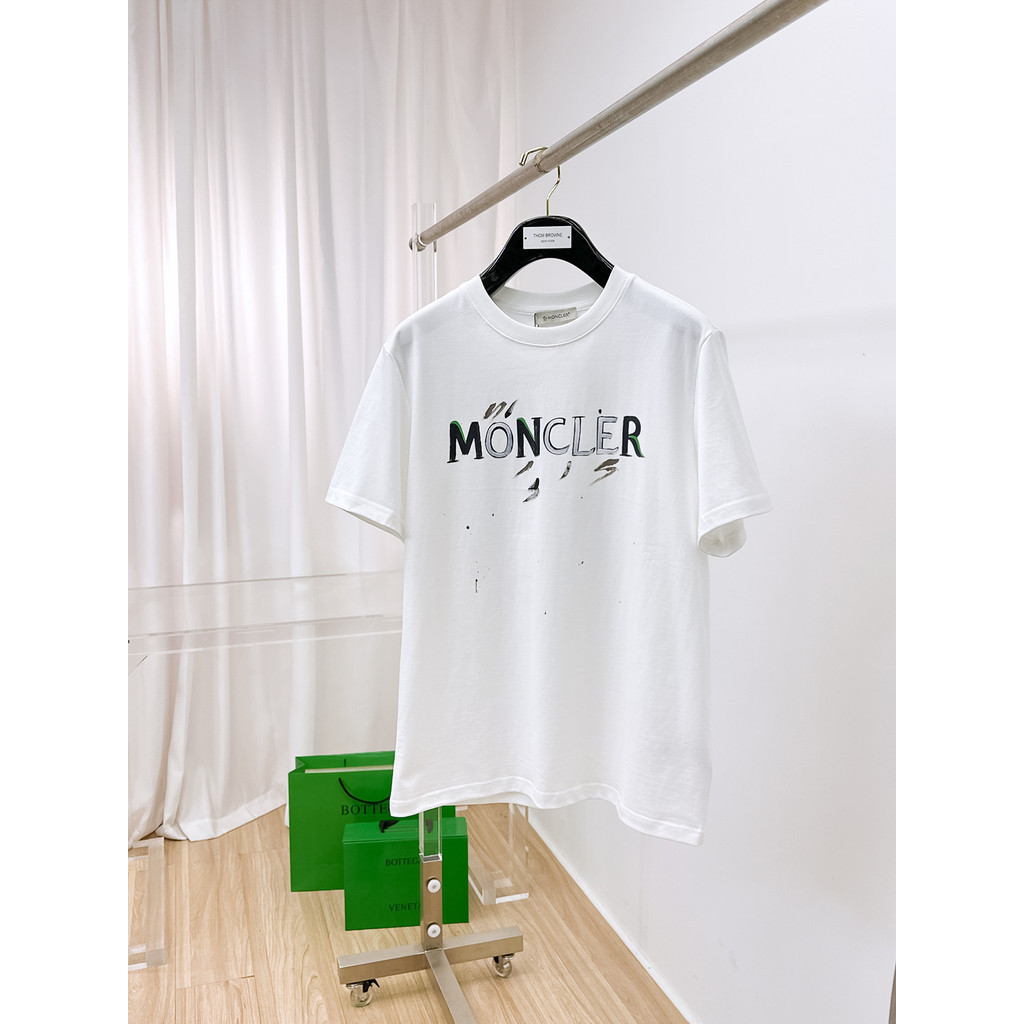 Moncler/Moncler 2026 เสื้อยืดแขนสั้นคอกลมสไตล์คู่ผู้ชายHeavy All-Match 2-Lineรอบคอสไตล์ตะวันตกเคาน์เ