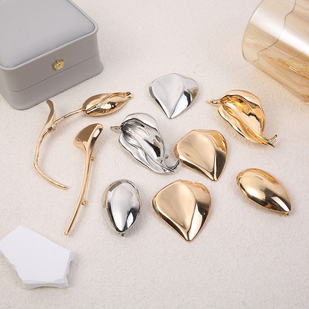 Glossy ไม่สม่ําเสมอ Badge เข็มกลัดเรขาคณิตหญิง All-Match Leaf Alloy Niche ชุดอุปกรณ์เสริม Neckline M