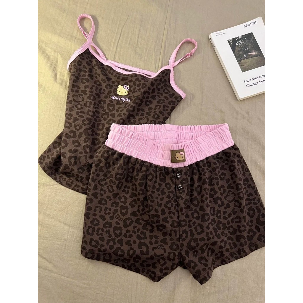 <![CDATA[ชุดนอนลายเสือดากาโรตี>Hello Kitty สไตล์หวานๆ]]>