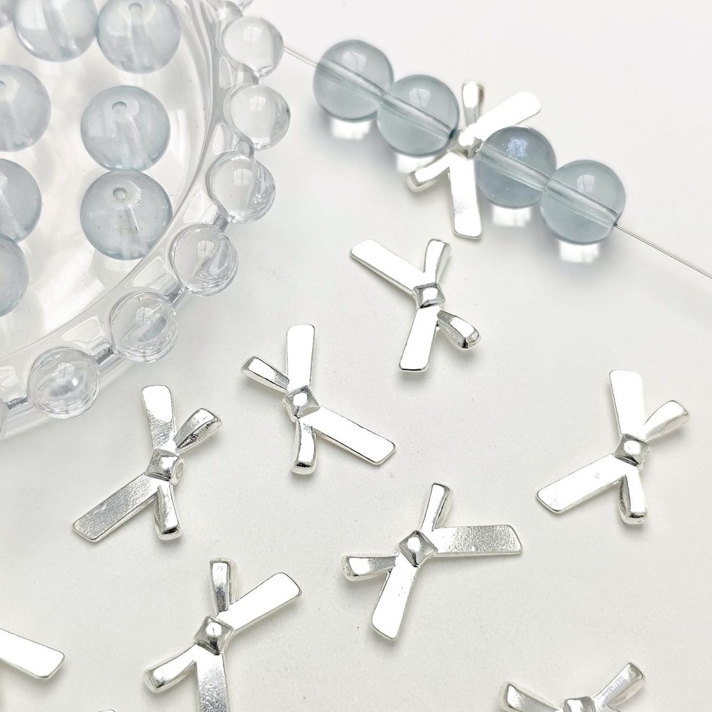 Silver Alloy Bow Hollow ผีเสื้อลูกปัดจี้ DIY Silver Alloy Bow Hollow ผีเสื้อ Spacer จี้ DIY Handmade