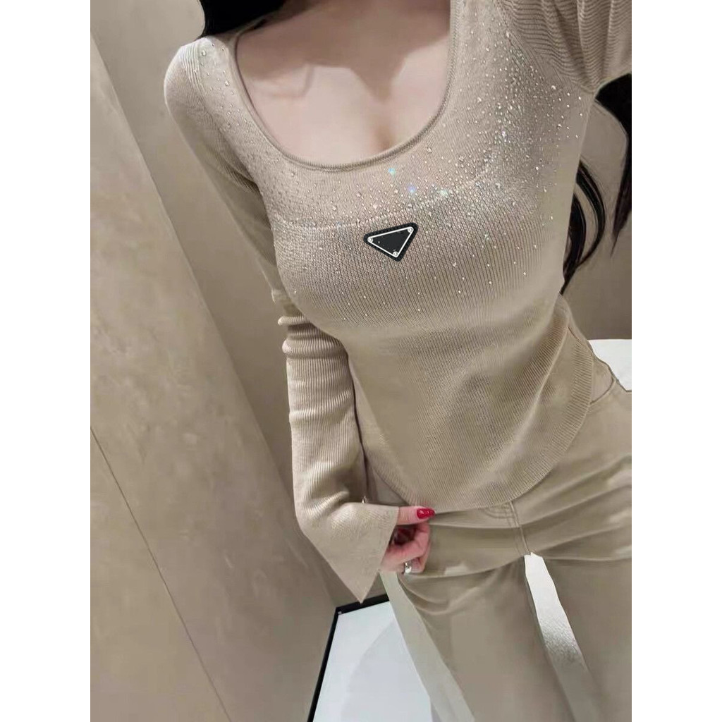 เสื้อสเวตเตอร์แขนยาวแบบเอวลายสไลม์ฟิต สำหรับใส่ภายใน