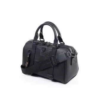 PLAYBOY รุ่น Dante Boston bag กระเป๋าสะพายข้าง รหัส ST-B261PBM343-BK ดีไซน์ทรงหมอน สี Pitch Black