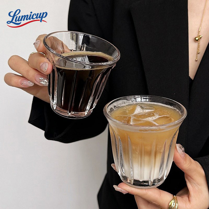 แก้วกาแฟลายริ้วสไตล์วินเทจ | แก้วเอสเปรสโซ่ กาแฟเย็น ลาเต้ | อุปกรณ์คาเฟ่สุดหรูถ่ายรูปสวย