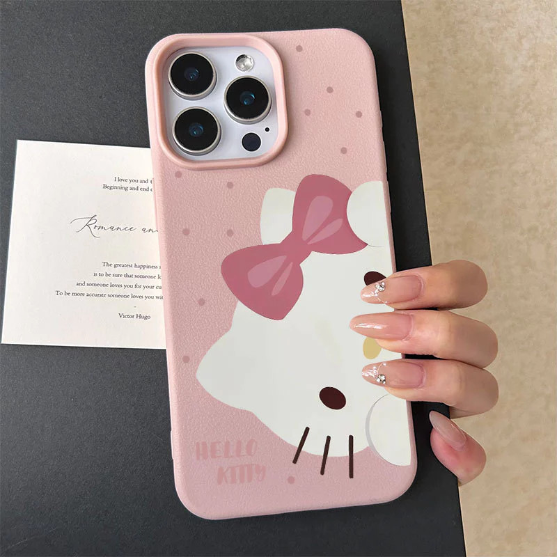 เคสโทรศัพท์ลายเฮลโลคิตตี้สุดน่ารัก ทำจากหนังเทียม ใช้ได้กับ iPhone 13 Pro/11/12ProMax/14/15/16 คุณภาพสูง ช่วยปกป้องเลนส์