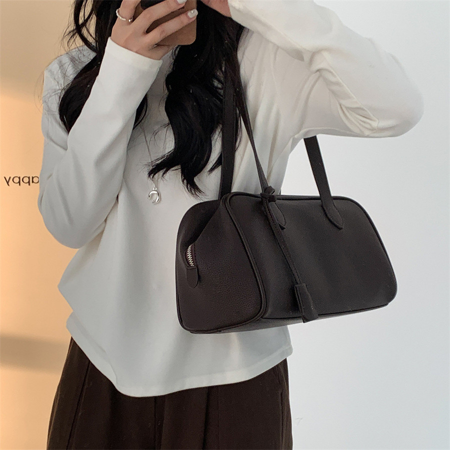 กระเป๋าสะพายข้าง.Simple Boston Bag ใหม่ อินเทรนด์ พกพาสะดวก หนังคุณภาพสูง เข้าได้กับทุกสไตล์