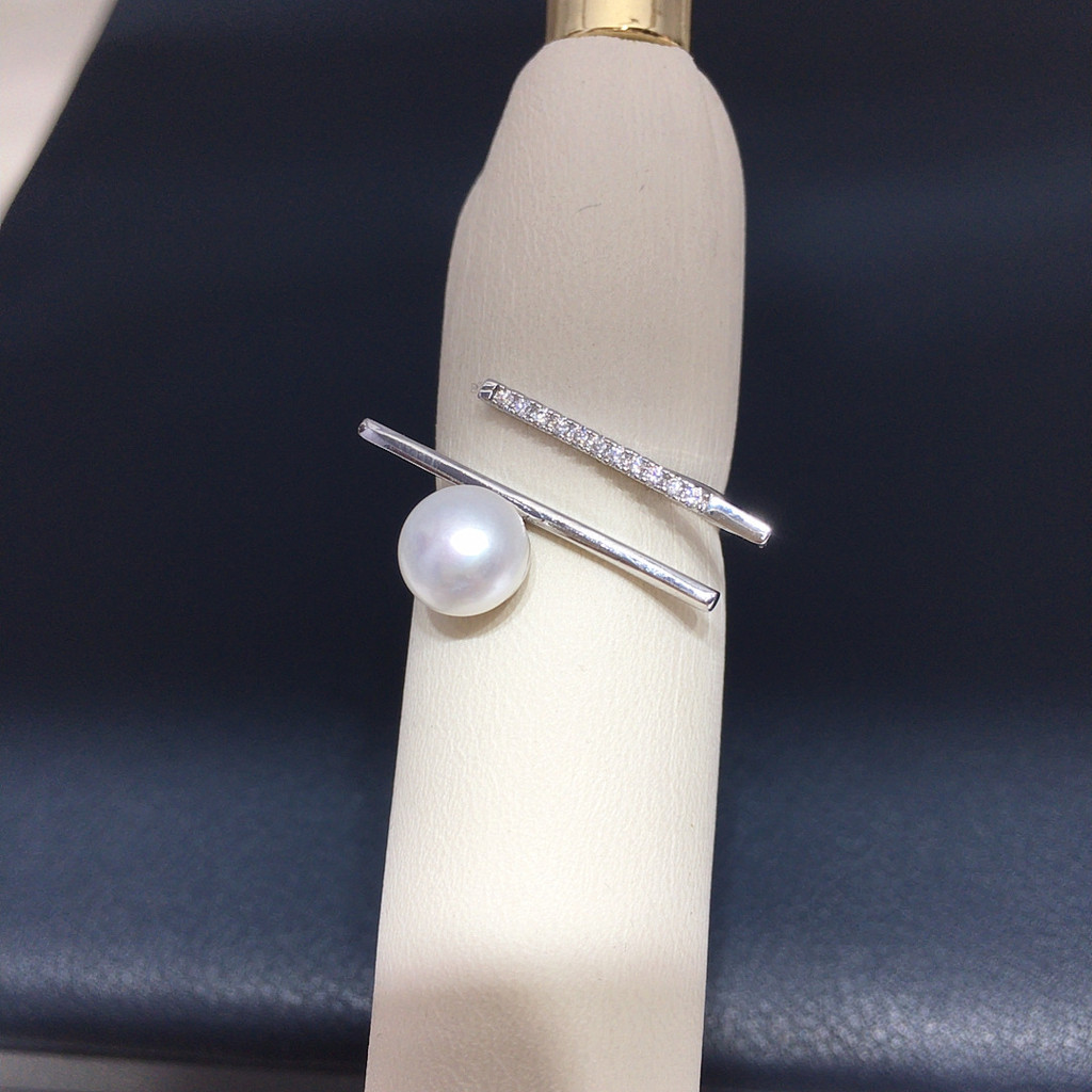 แหวนมุกน้ําจืดธรรมชาติ Minimalist Line Design Style Balance Beam Micro-Inlaid Zircon Pearl Jewelry